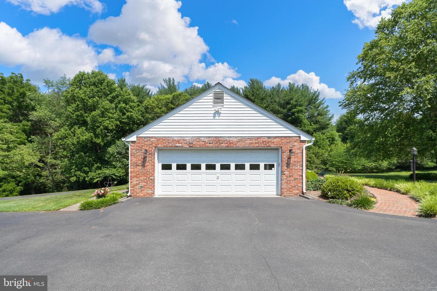 2626 Urbana Pike photo 8