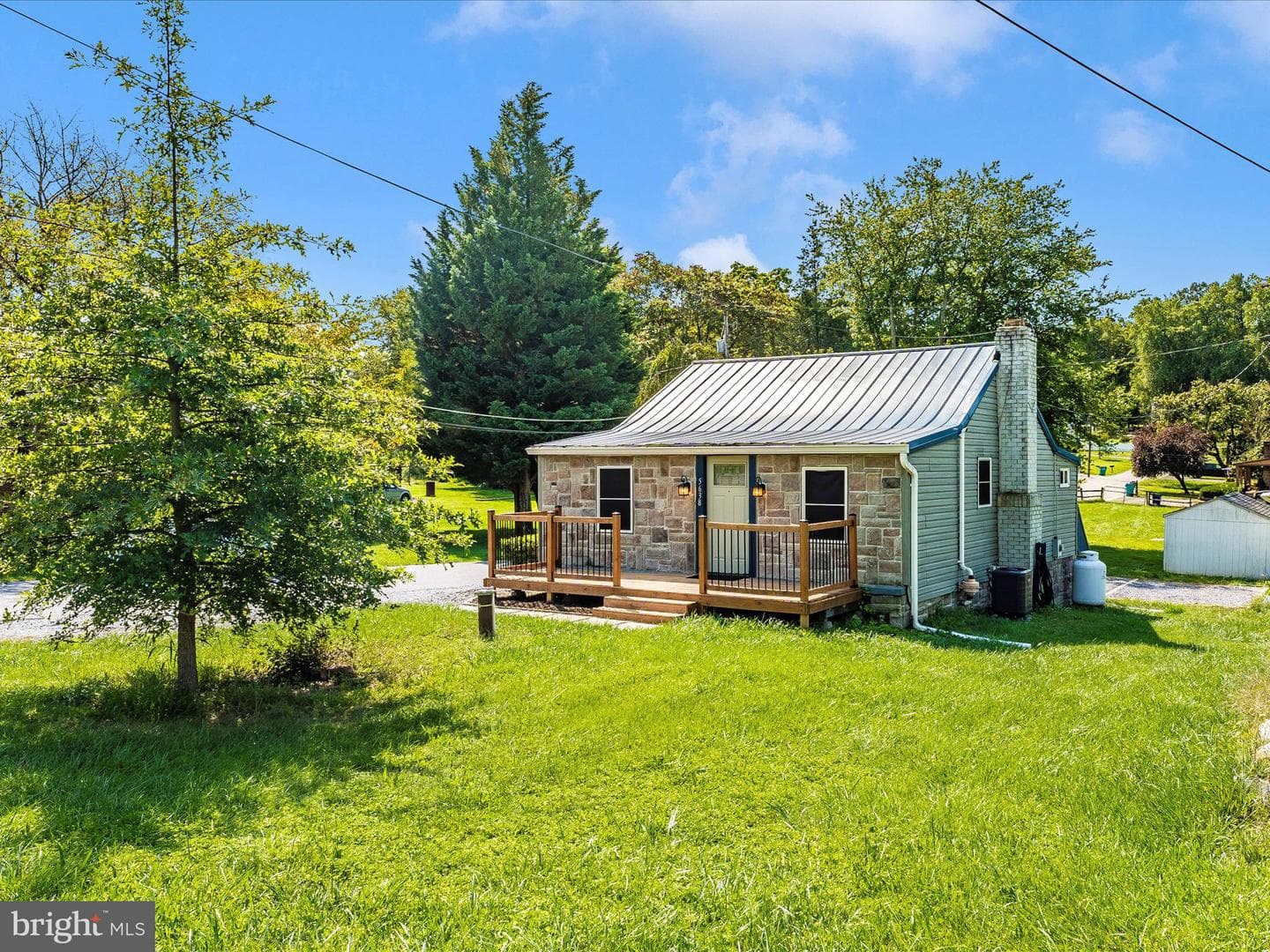 5638 Bartonsville Road photo 2