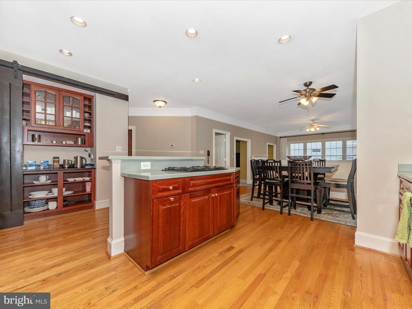 9635 Woodland Road photo 10