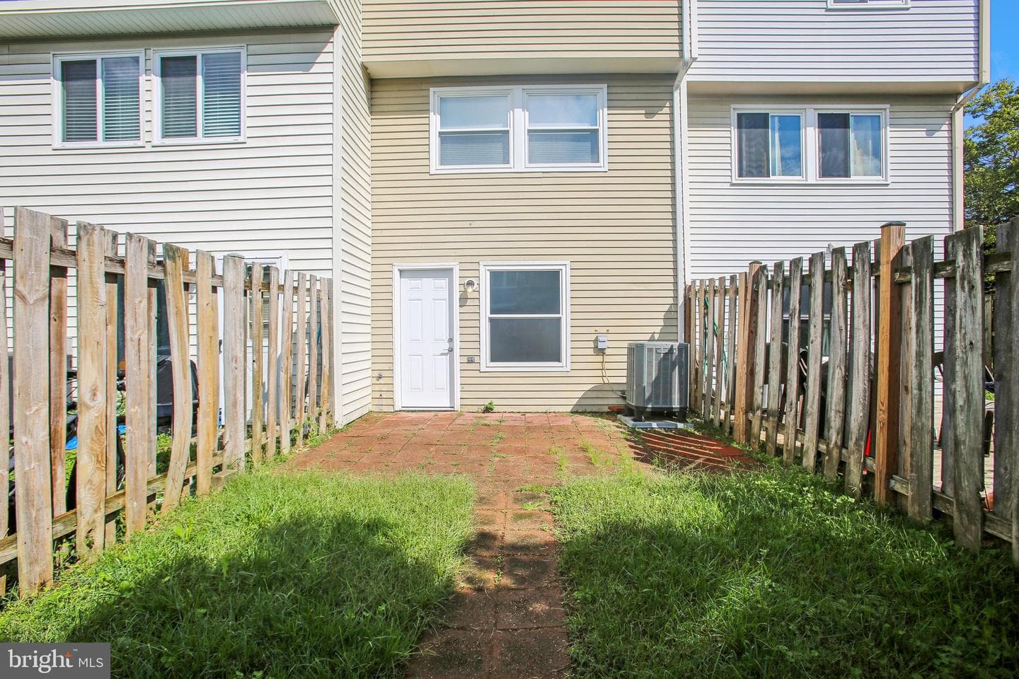 6826 Farmbrook Court photo 28