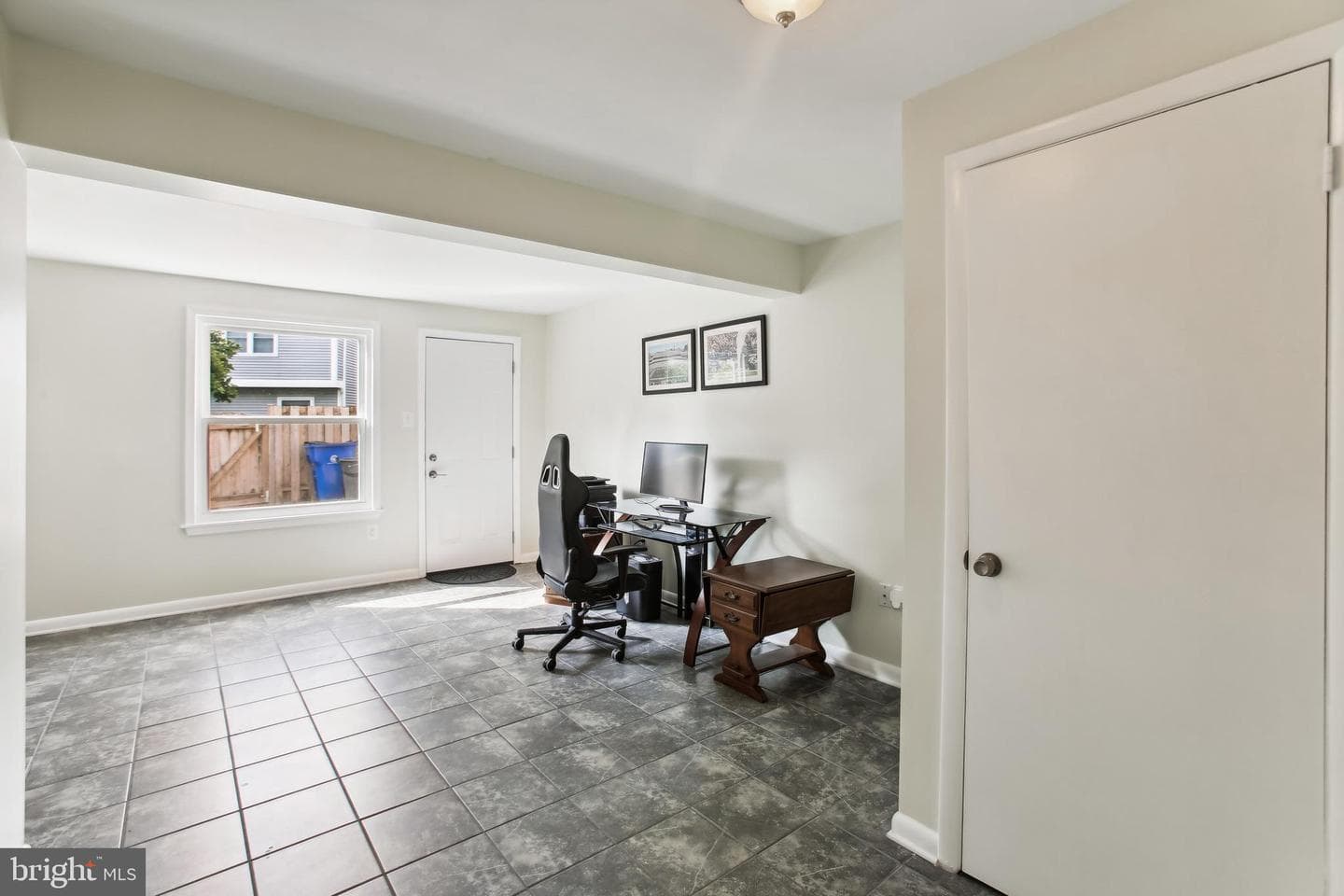 6826 Farmbrook Court photo 9