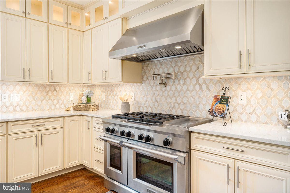 8701 Berwick Place N photo 10