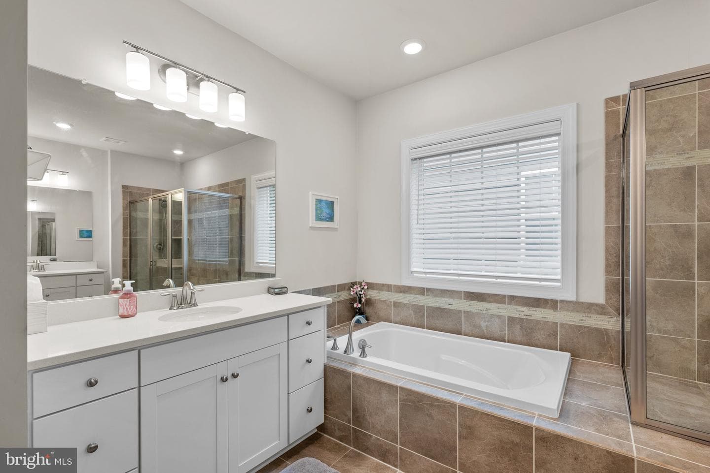 5209 Continental Drive photo 32