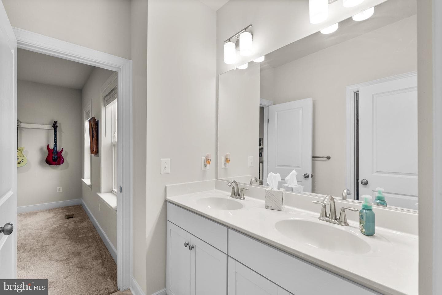 5209 Continental Drive photo 39