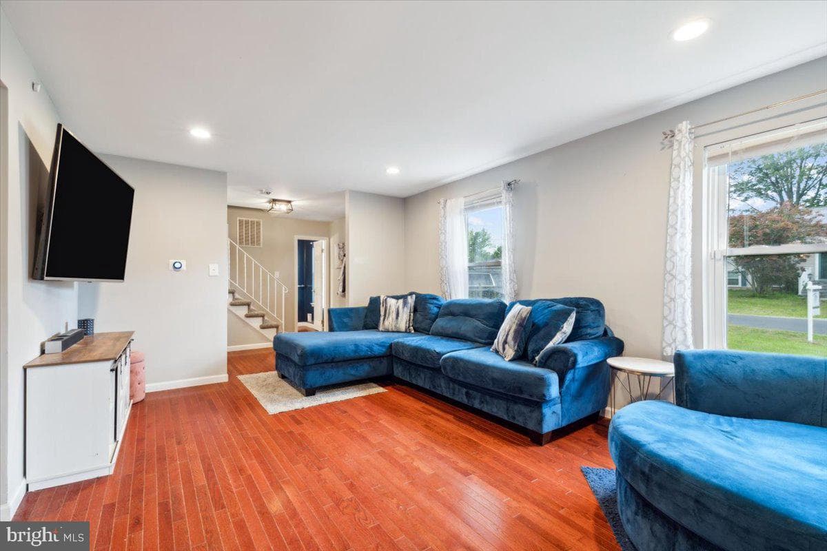 8817 Adventure Avenue photo 3
