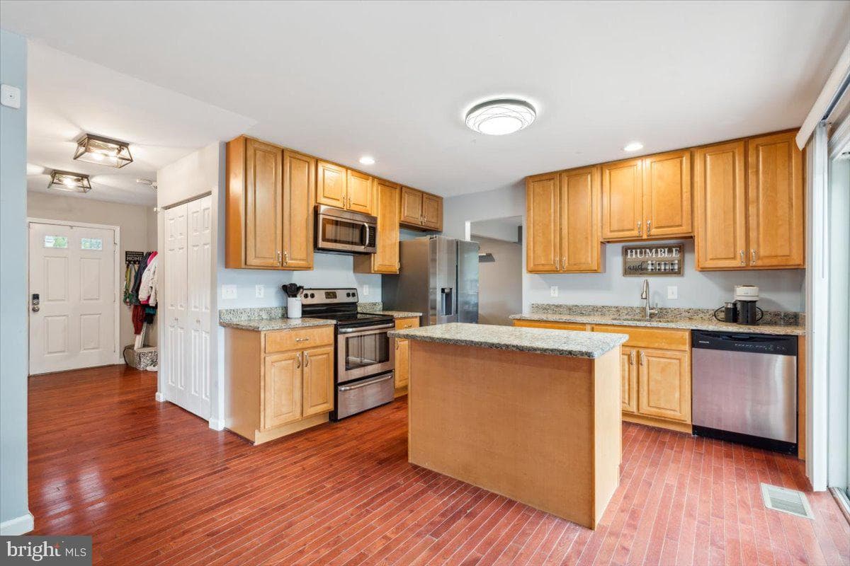 8817 Adventure Avenue photo 7