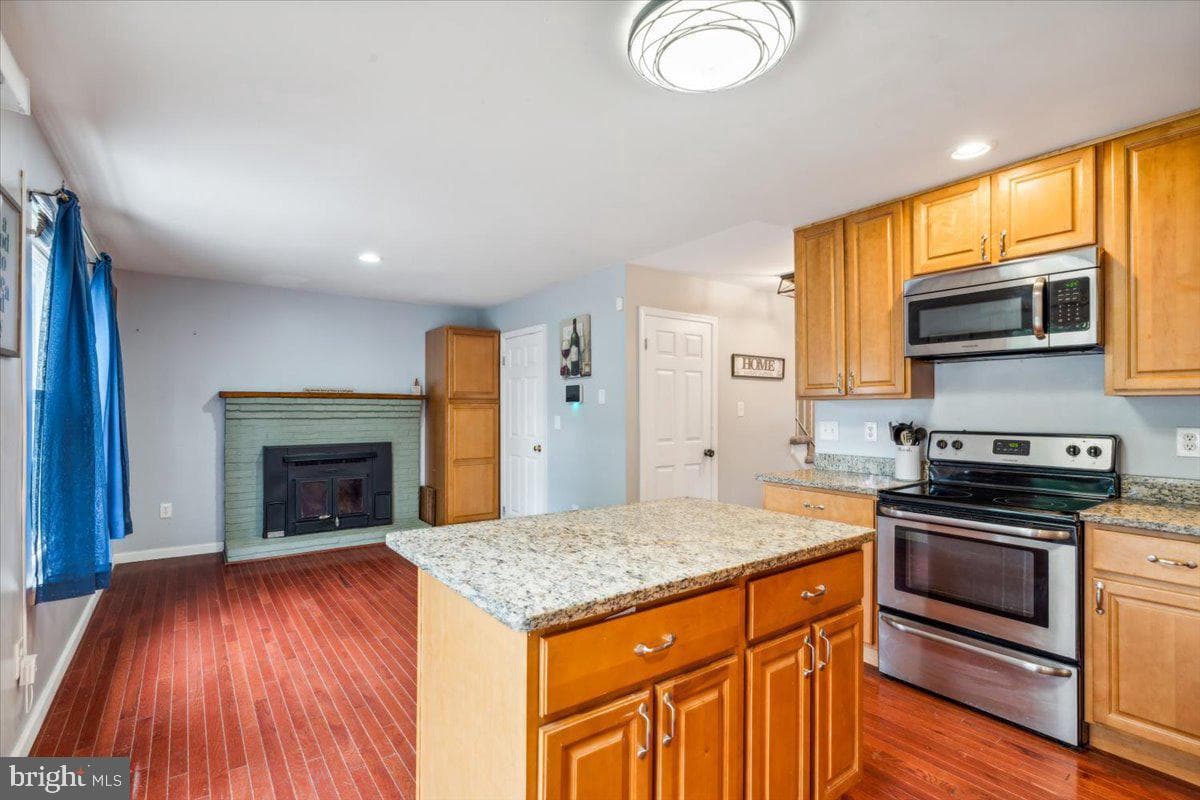 8817 Adventure Avenue photo 8