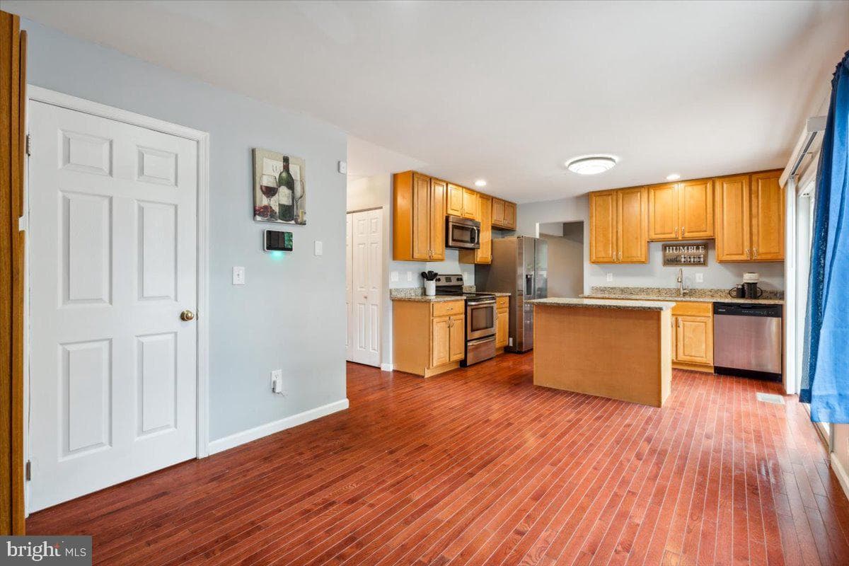 8817 Adventure Avenue photo 9