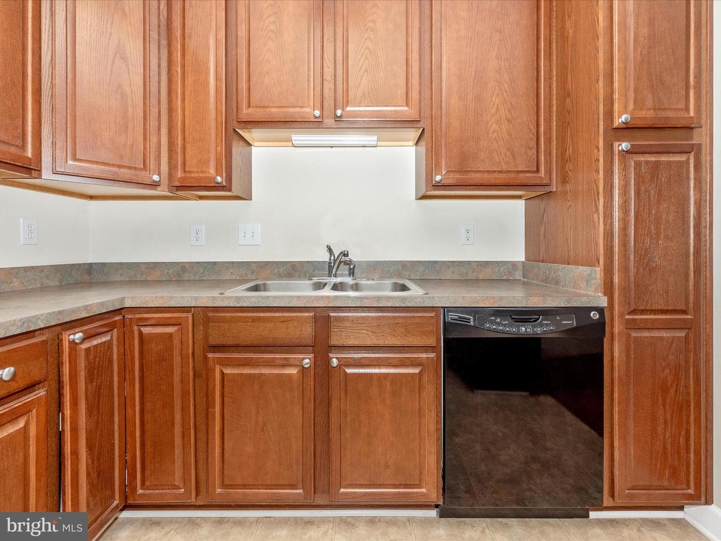 120 Burgess Hill Way #207 photo 22