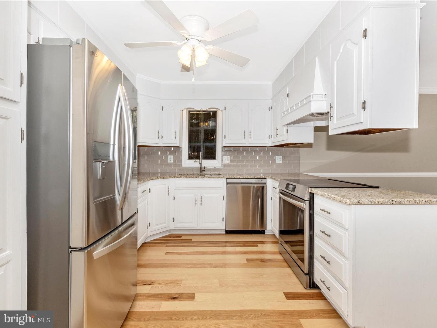 7407 Woodville photo 14