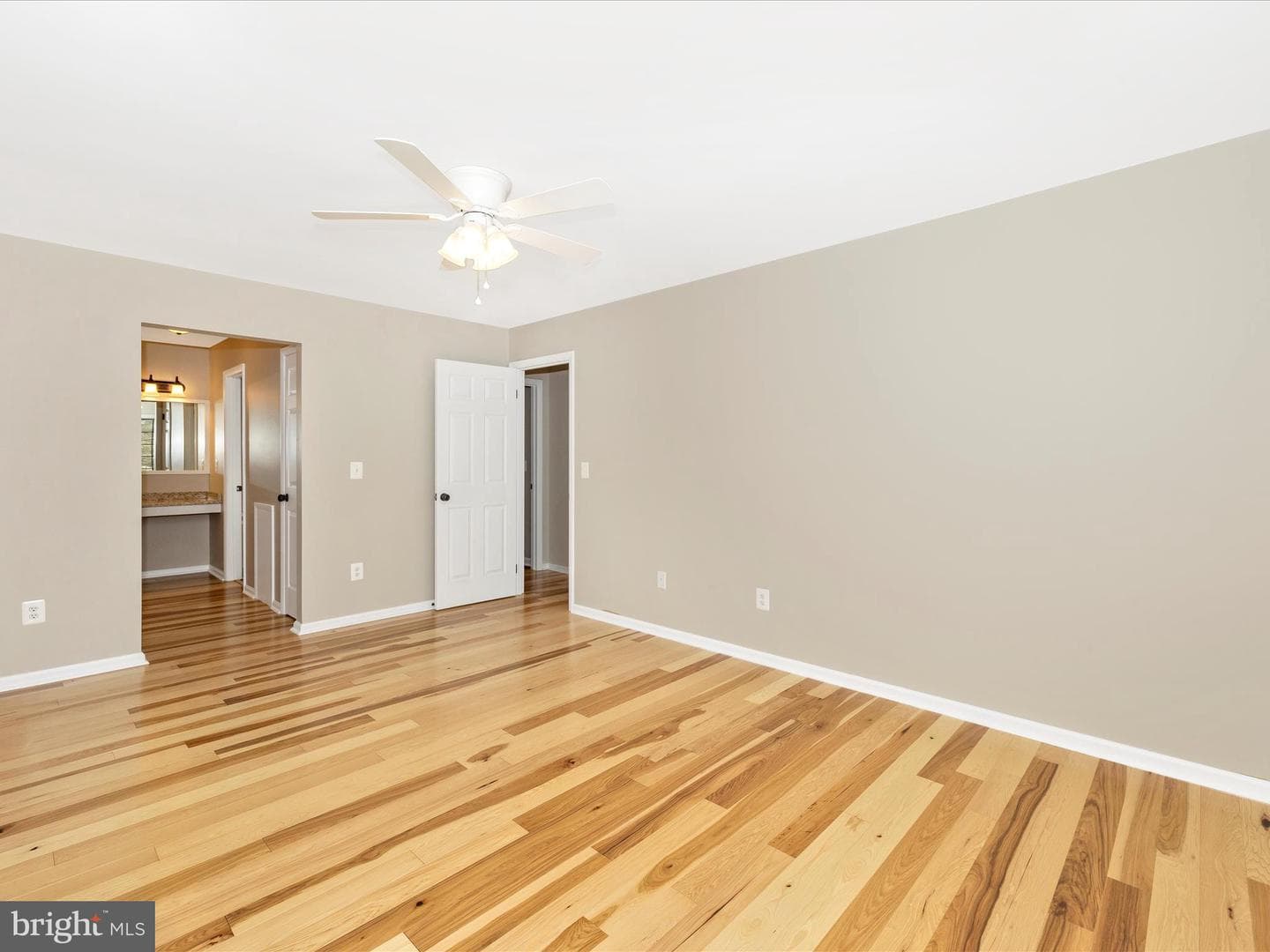 7407 Woodville photo 20