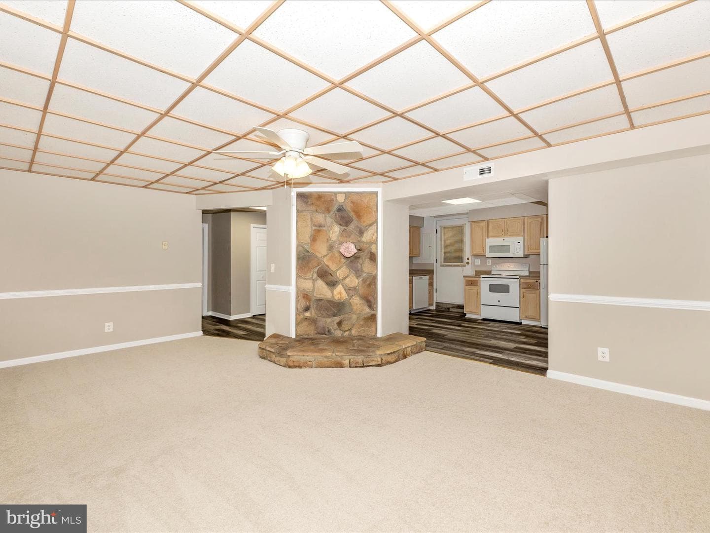 7407 Woodville photo 33