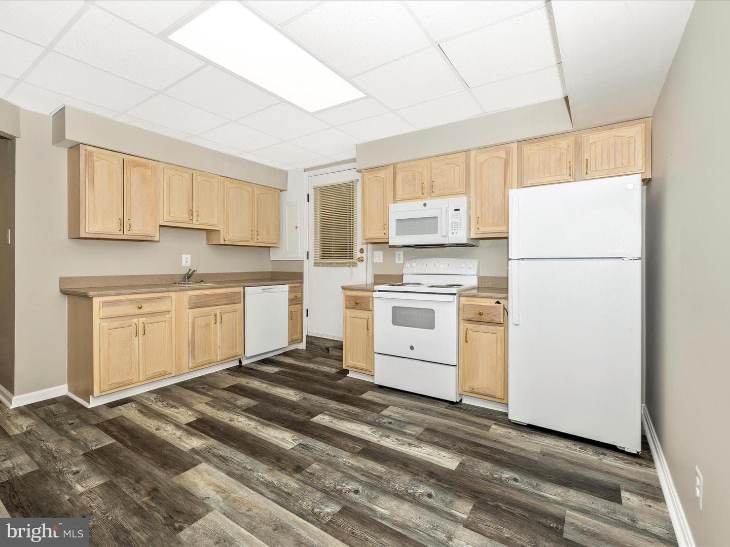 7407 Woodville photo 35