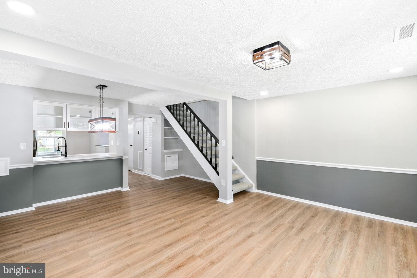 5820 Drawbridge Court photo 27