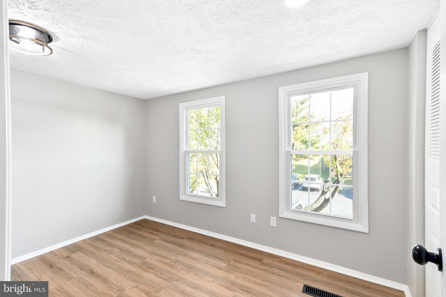 5820 Drawbridge Court photo 28