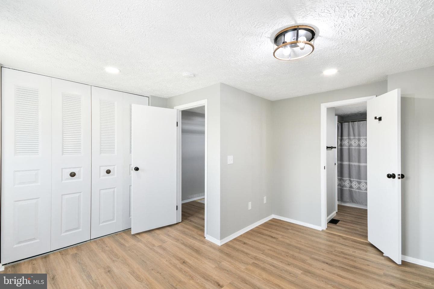 5820 Drawbridge Court photo 29