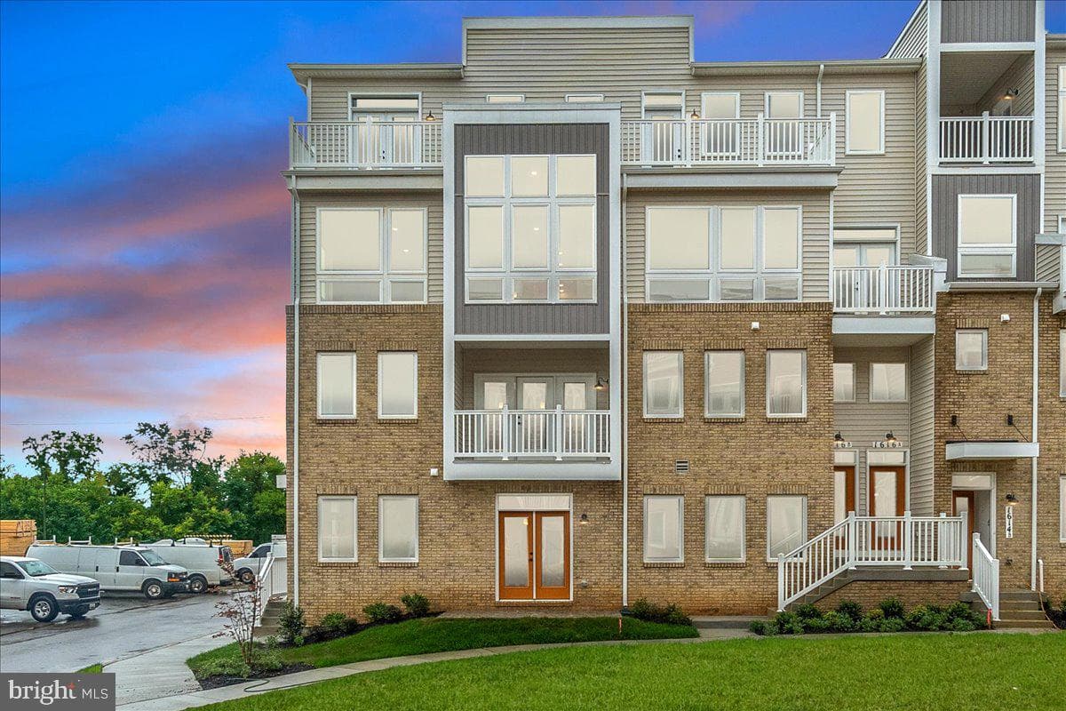 1622 Blacksmith Way Unit B photo 2