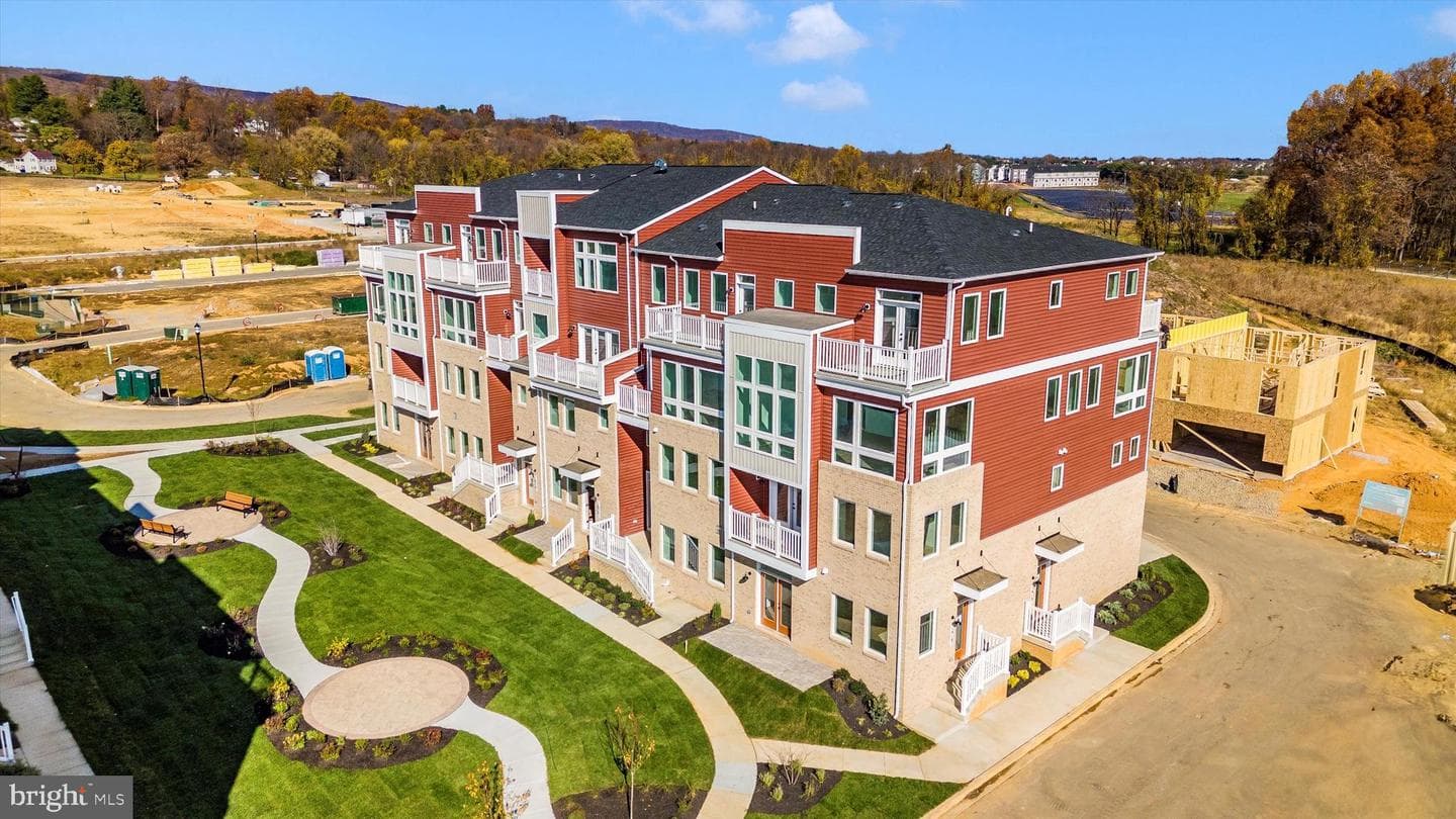 1622 Blacksmith Way Unit B photo 27