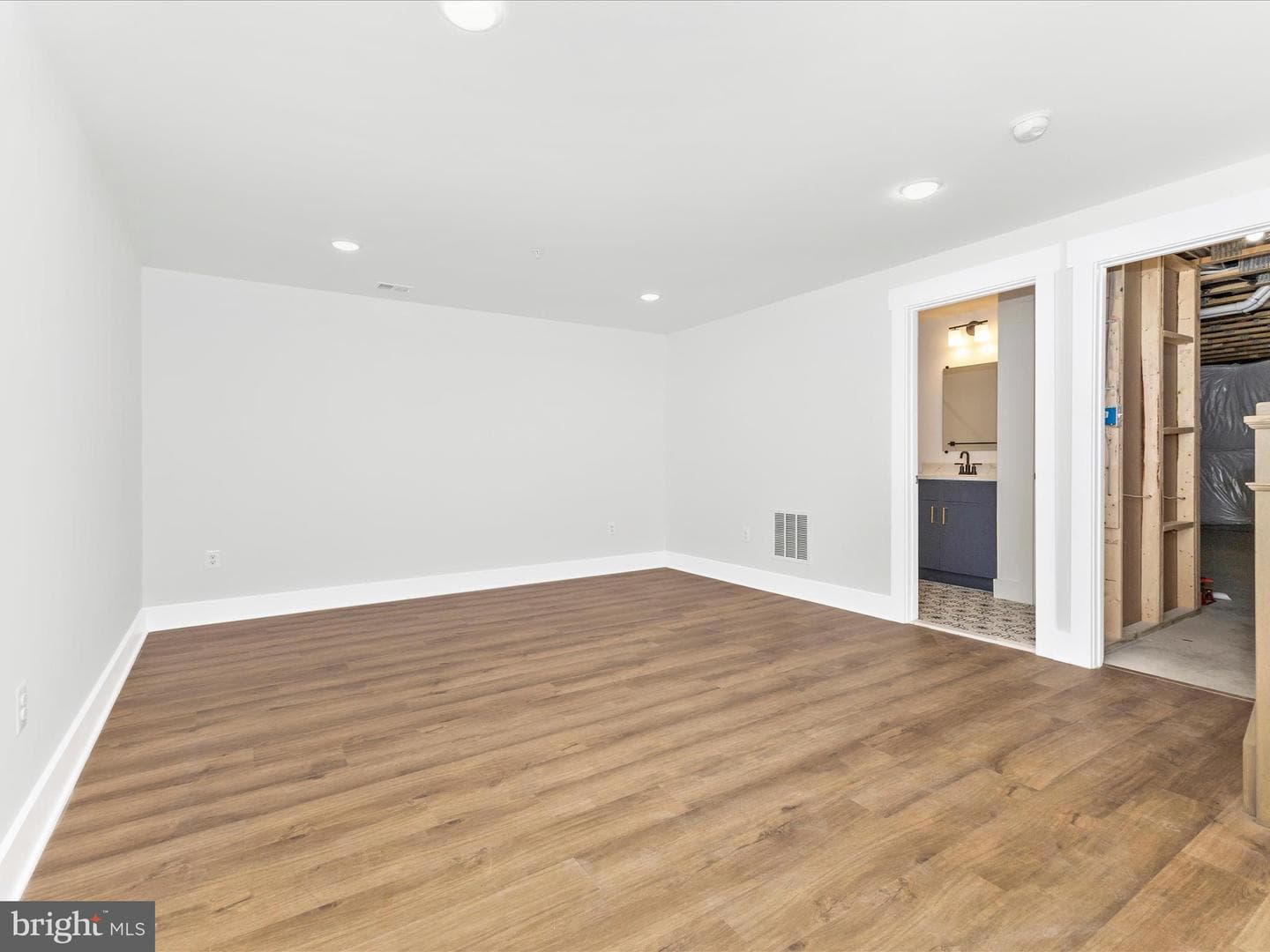 252 S Carroll Street photo 22