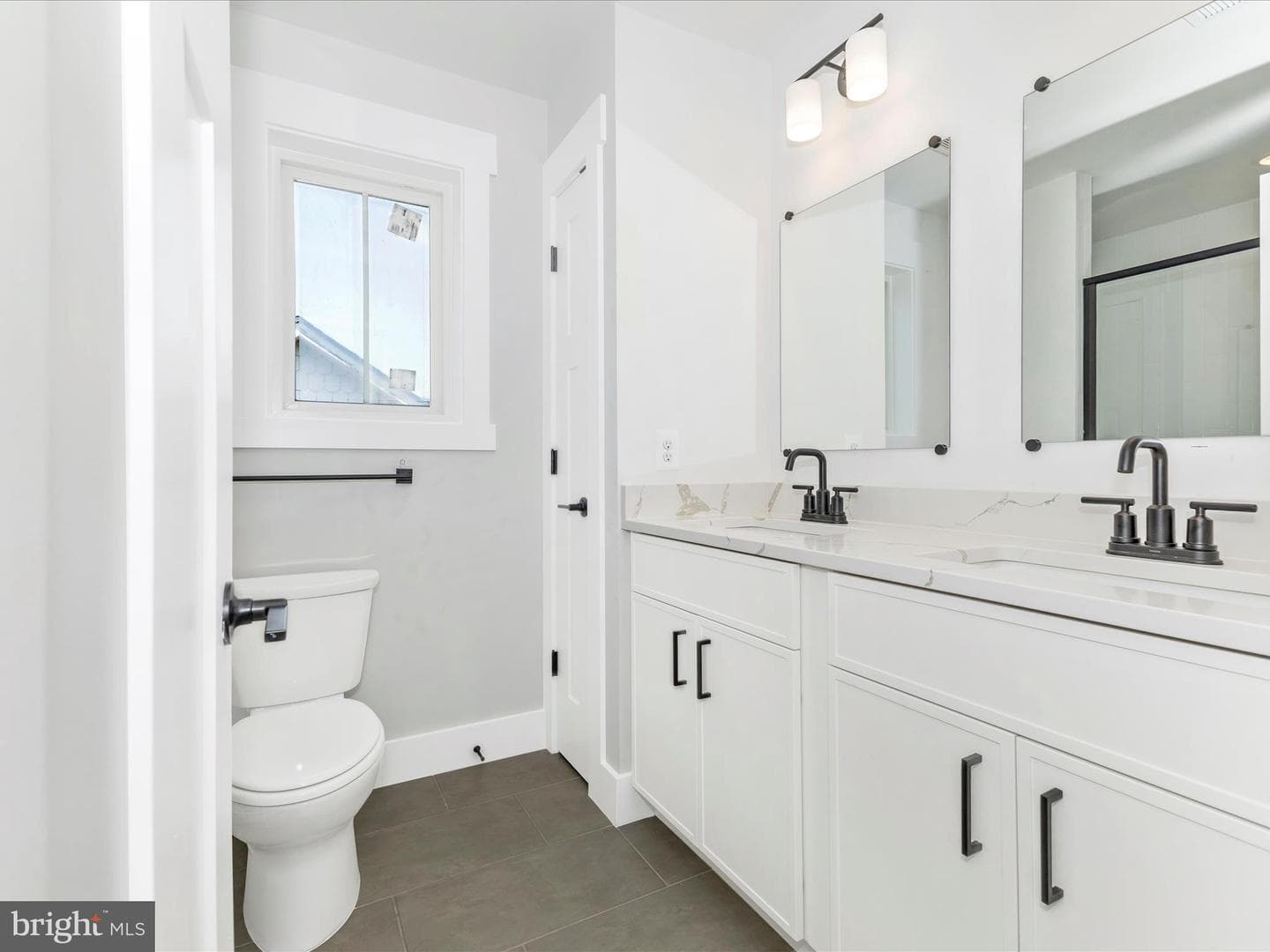 252 S Carroll Street photo 30