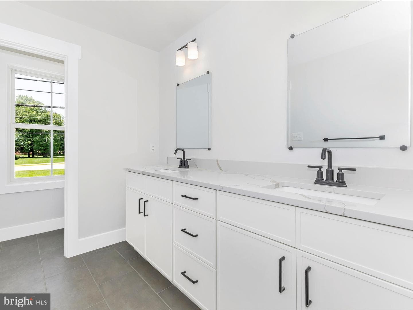 252 S Carroll Street photo 46