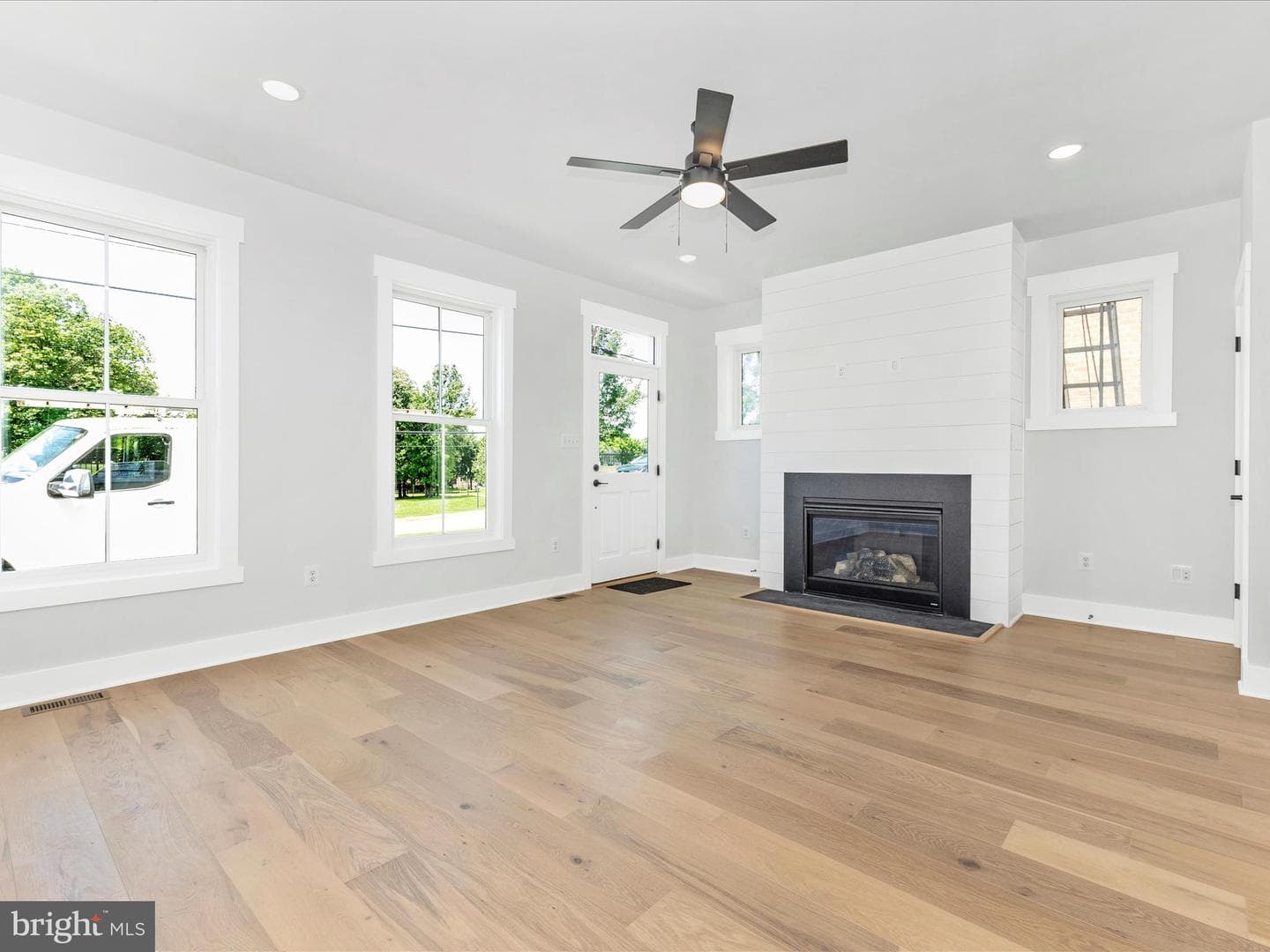252 S Carroll Street photo 8