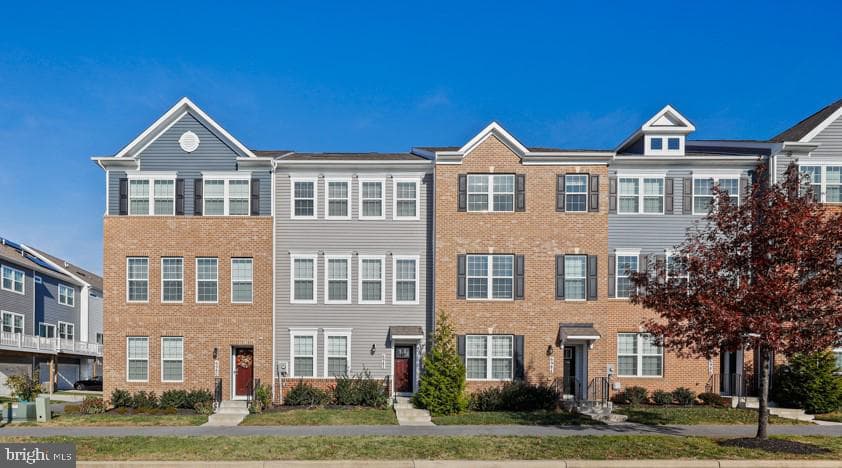 6982 Executive Way