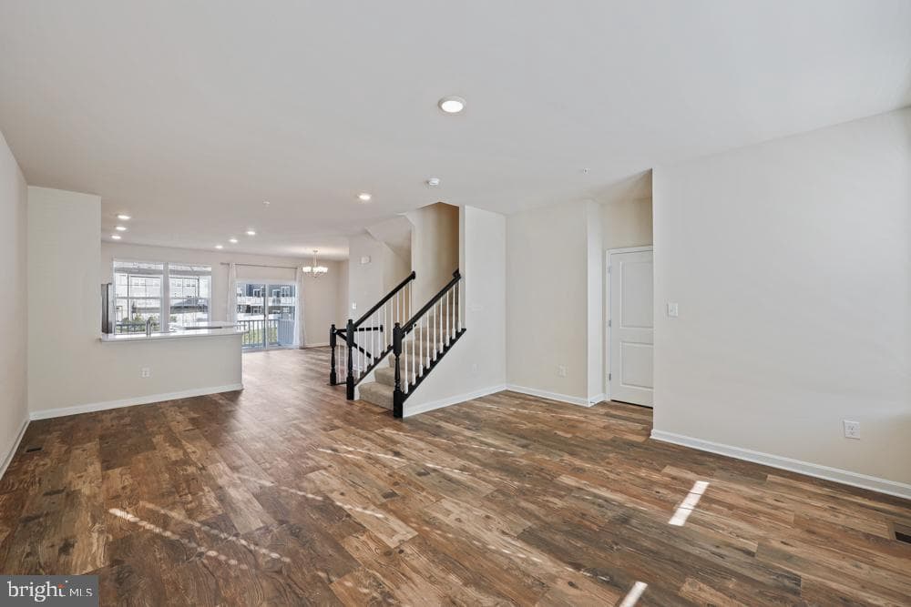 6982 Executive Way photo 11