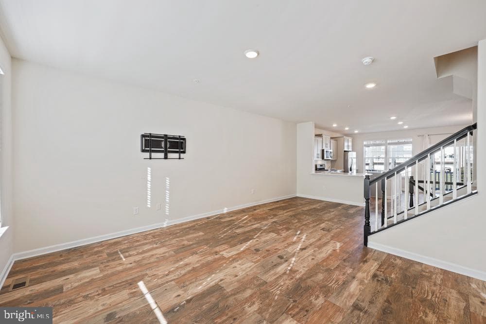 6982 Executive Way photo 13