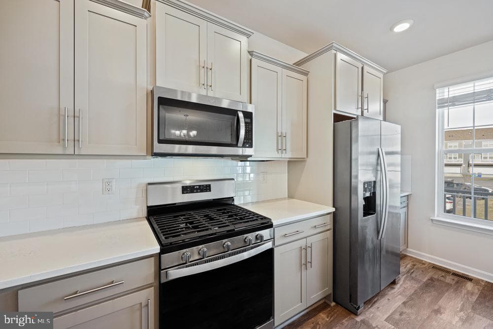 6982 Executive Way photo 18