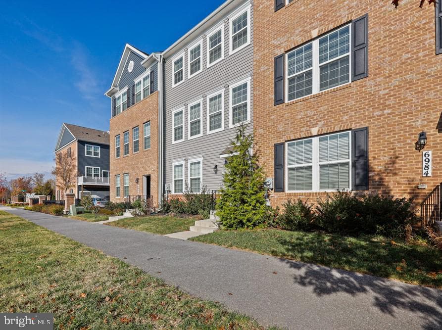 6982 Executive Way photo 35
