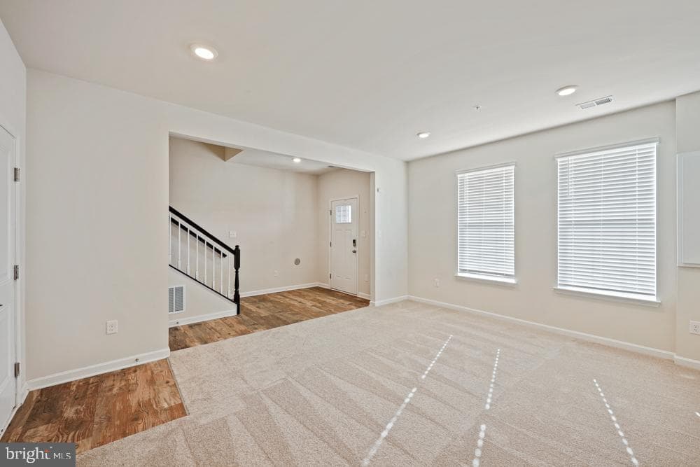 6982 Executive Way photo 8