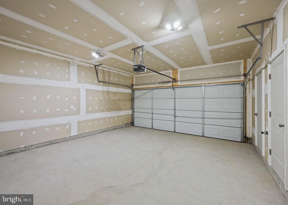 6982 Executive Way photo 9