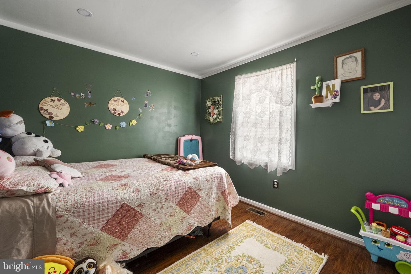 14 W H Street photo 13