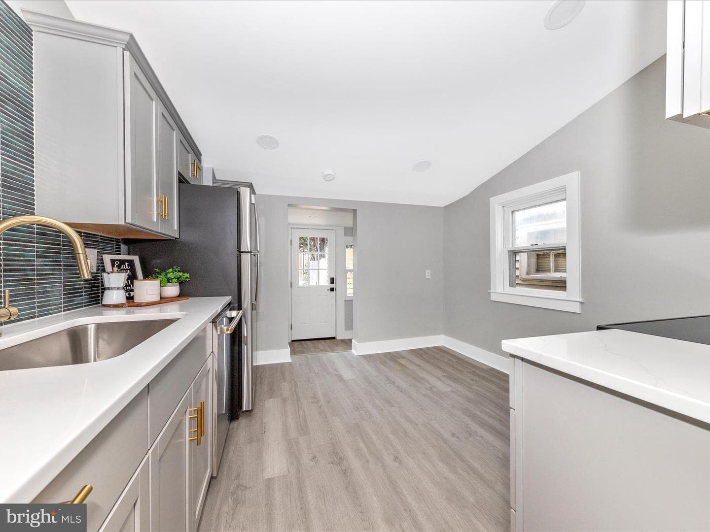 115 Water Street photo 7