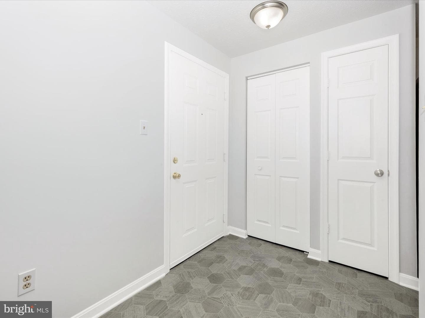 2100 Whitehall Road #bd photo 5