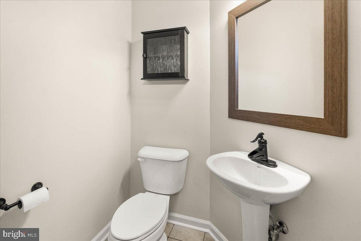 5817 Whiterose Way photo 12