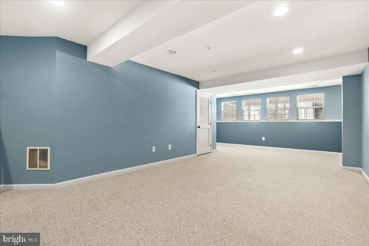 5817 Whiterose Way photo 21