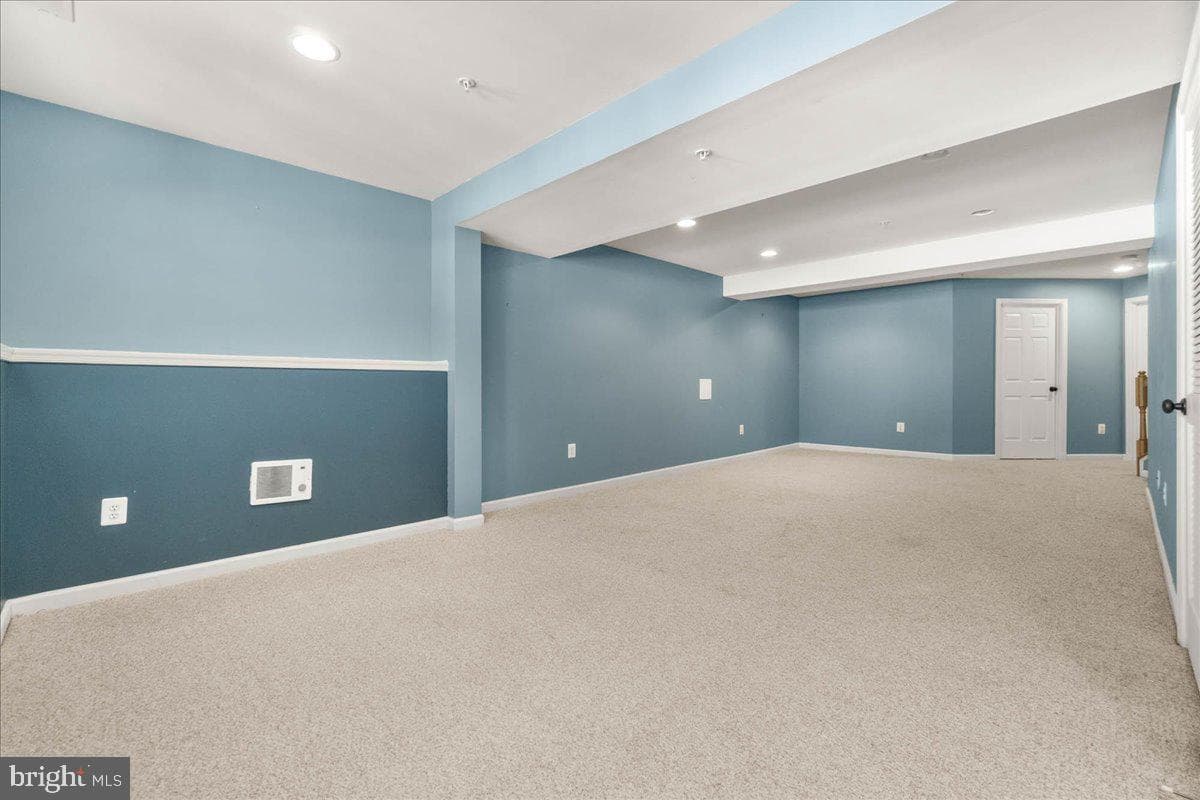 5817 Whiterose Way photo 23