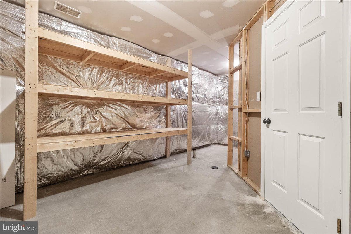5817 Whiterose Way photo 25