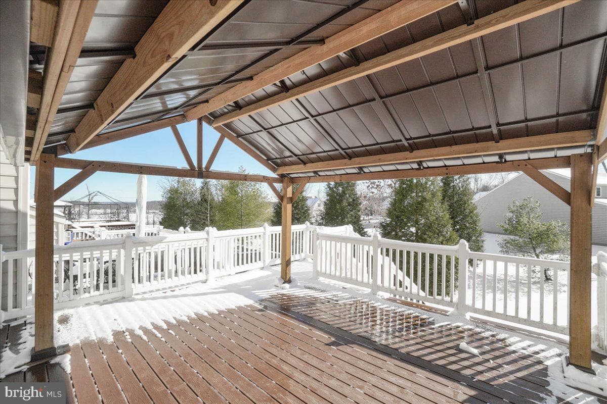 5817 Whiterose Way photo 26