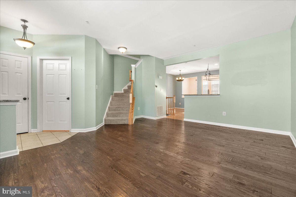 5817 Whiterose Way photo 5