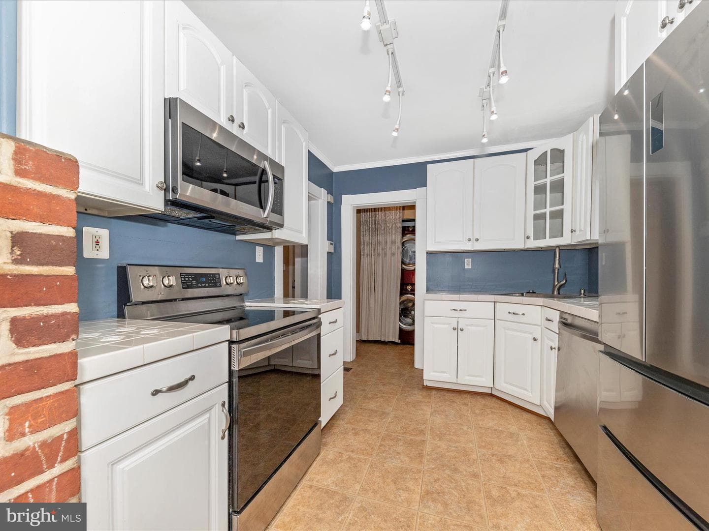 1802 S Main photo 13