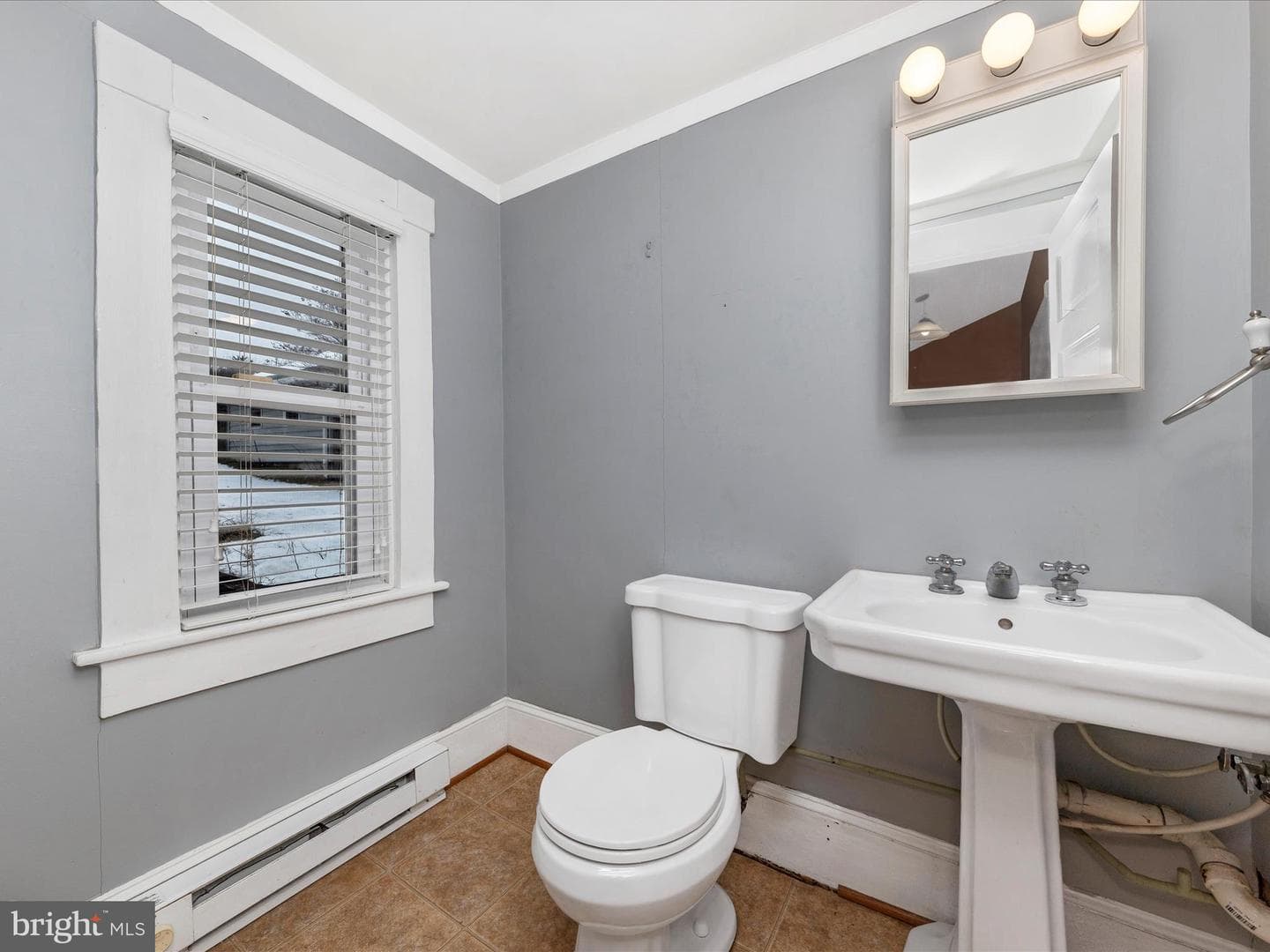 1802 S Main photo 17