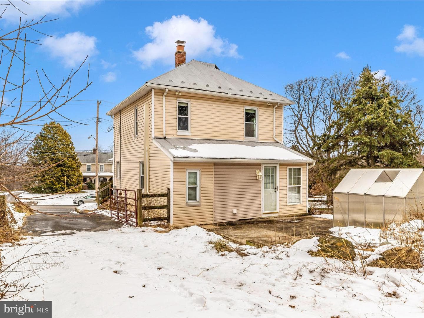 1802 S Main photo 36