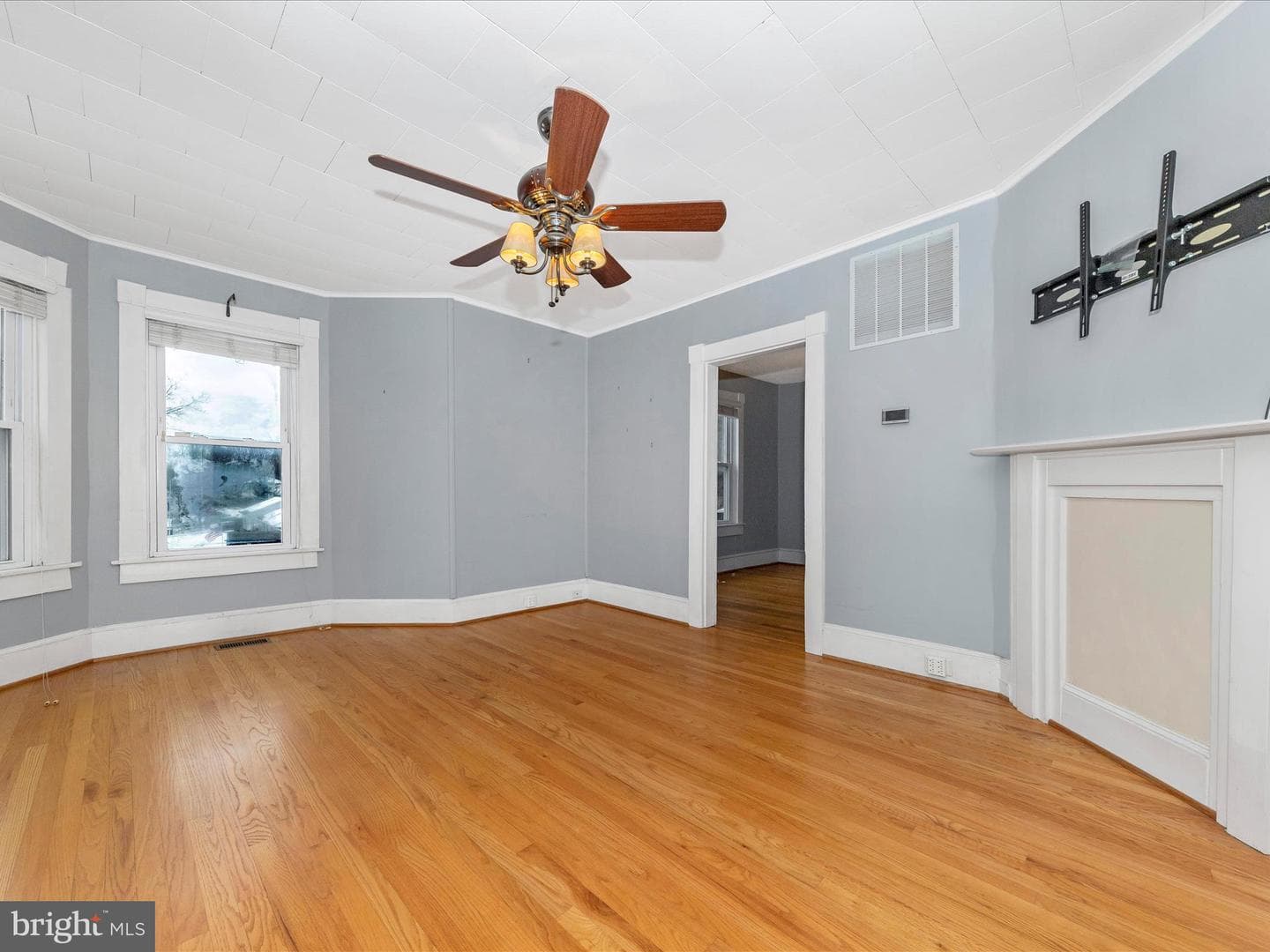 1802 S Main photo 4