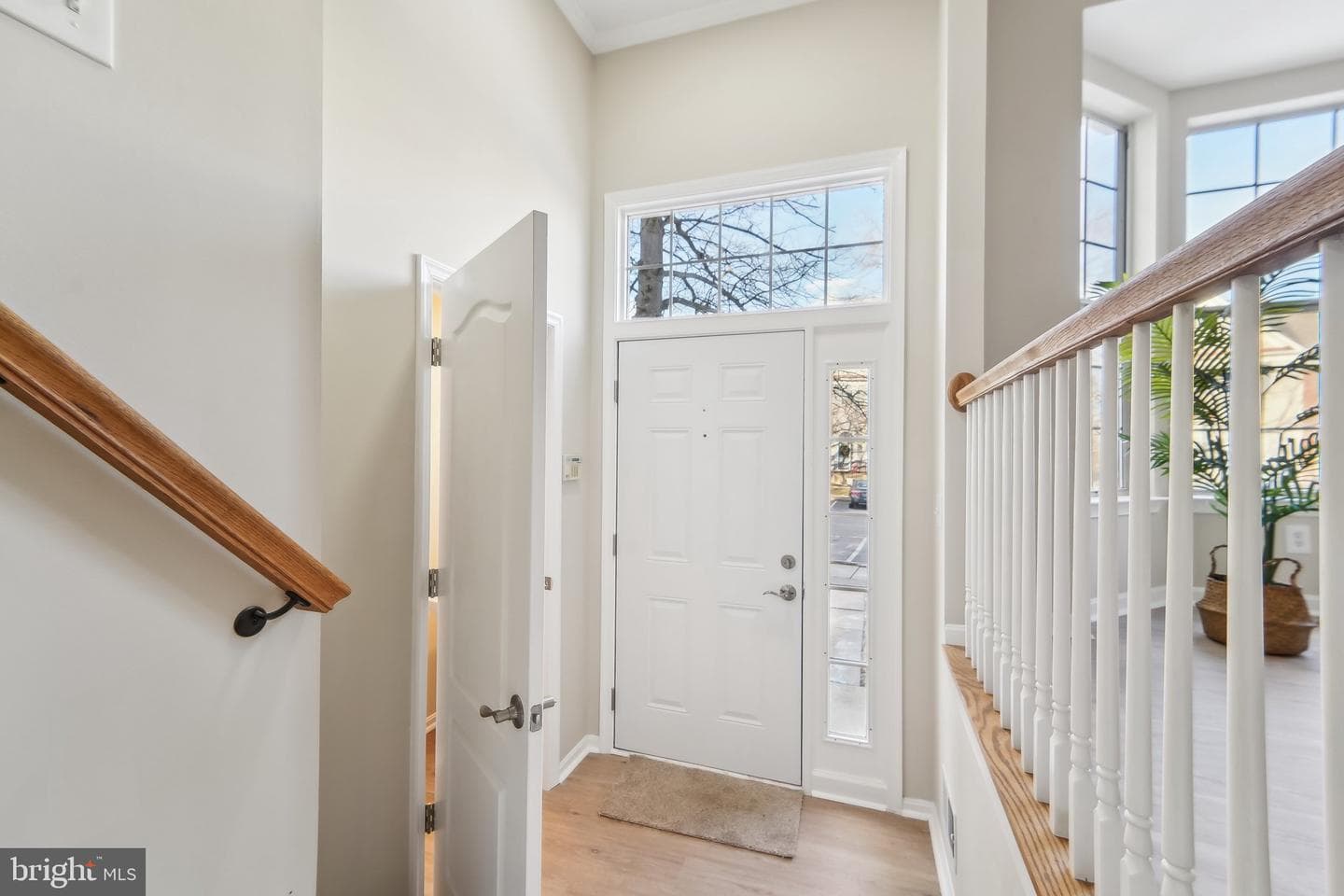908 Jubal Way photo 2