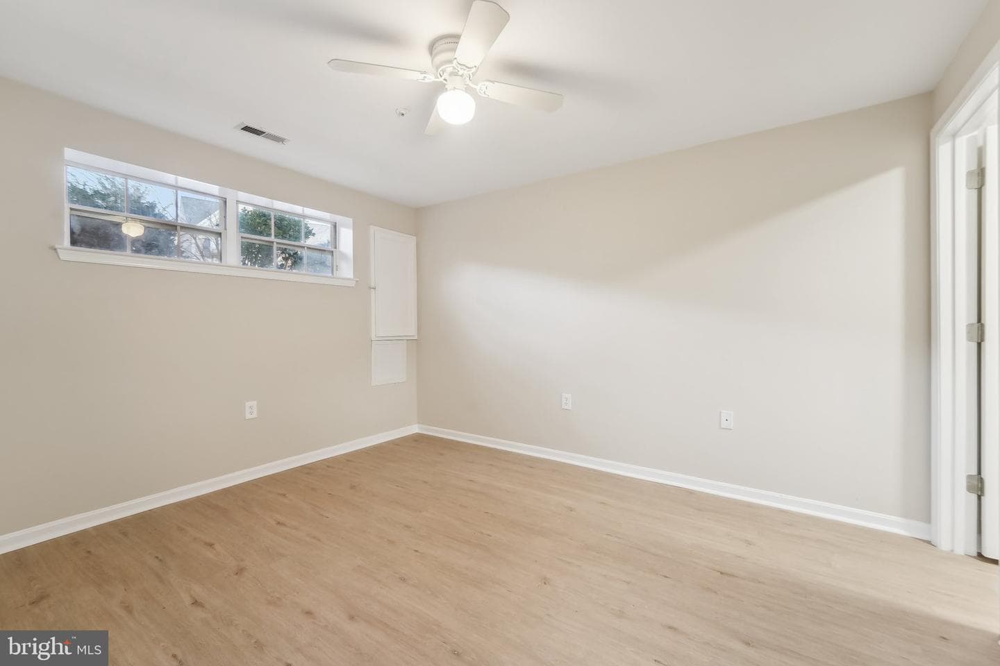 908 Jubal Way photo 25