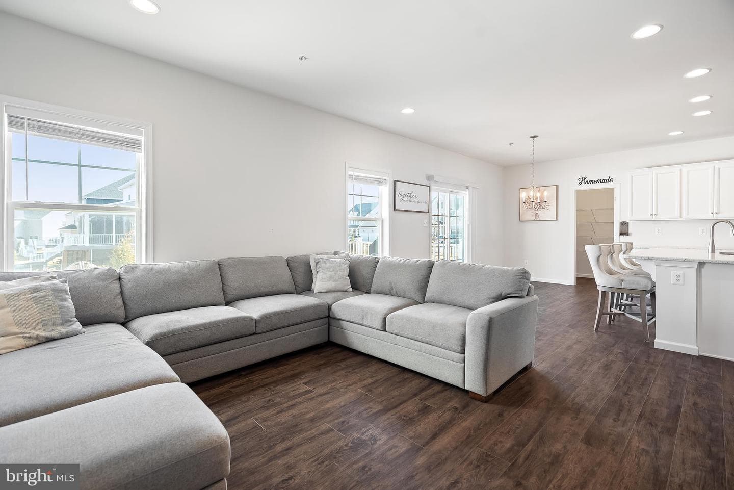 1702 Damsire Mews photo 14