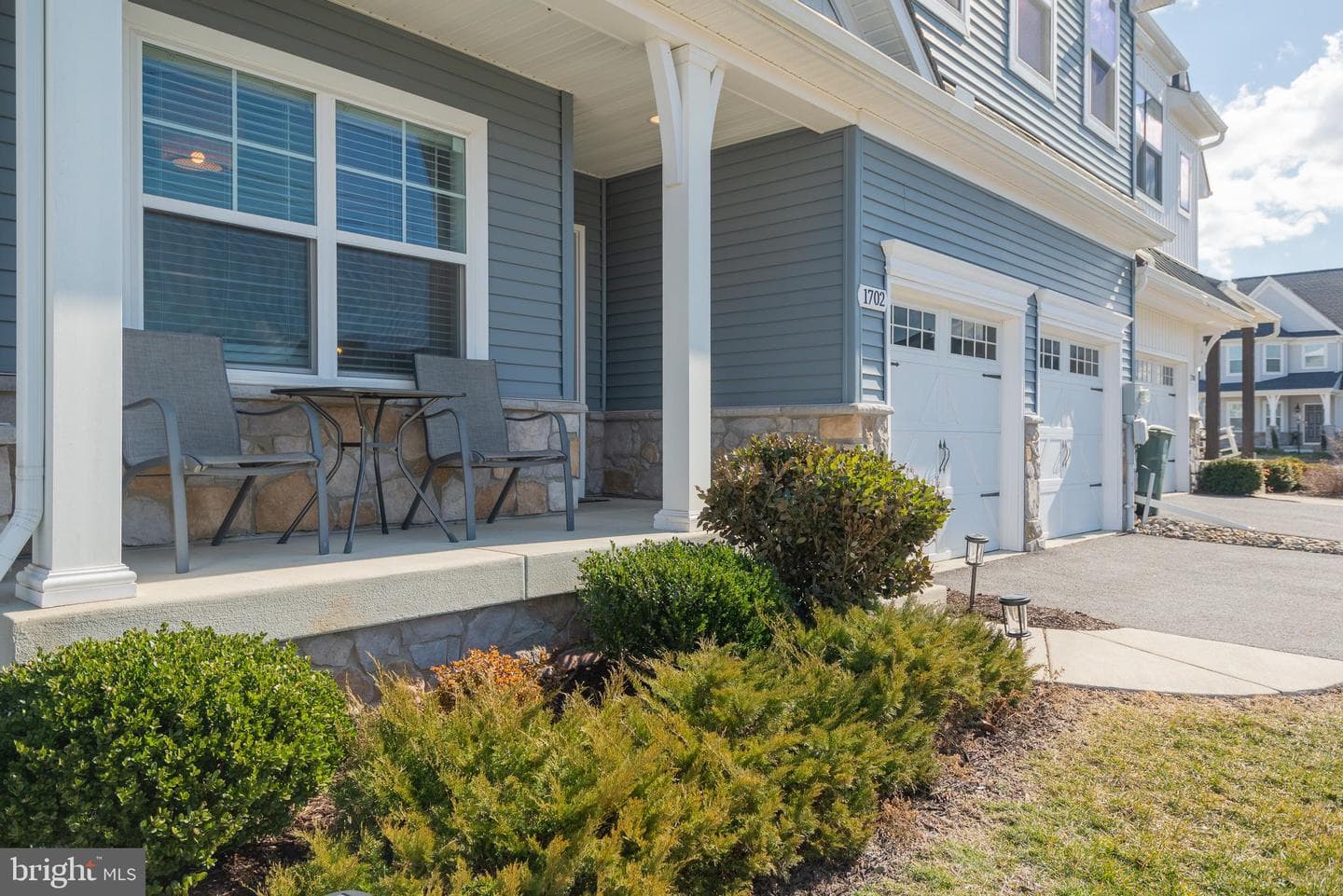 1702 Damsire Mews photo 2